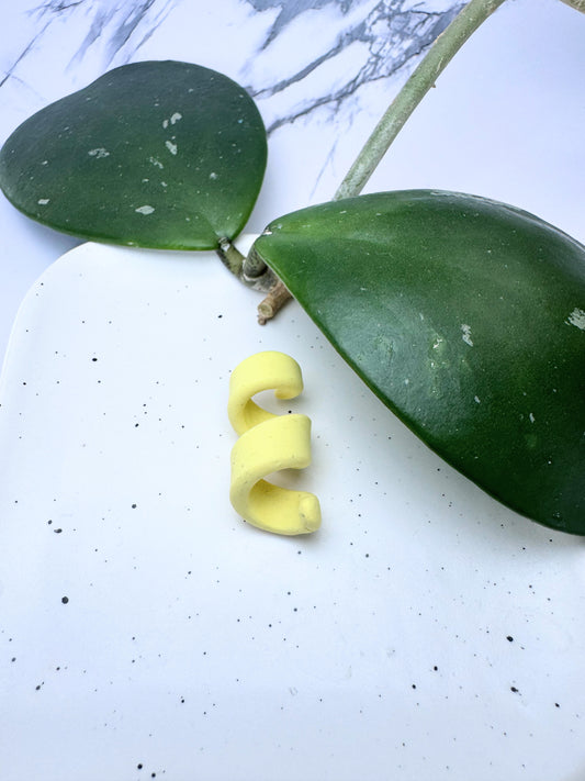 Light Lemon Yellow Clay Open Spiral